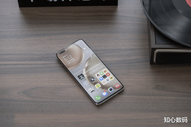 华为荣耀|荣耀Magic5至臻版曝光:1TB存储+150变焦,依旧很高端