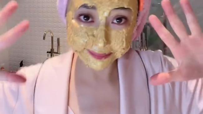 隔离 明星隔离差距大：女明星健身护肤美翻天，男明星胡子鼻屎好油腻