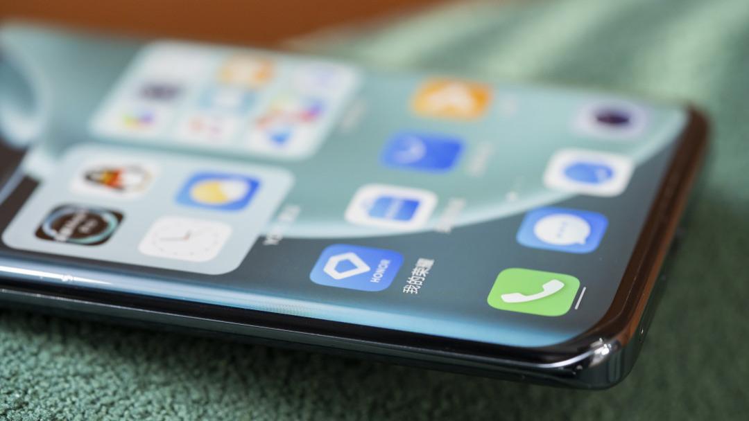 曲面屏|手机选“曲面屏”好，还是“直面屏”好？它们到底有什么区别？看完就懂了