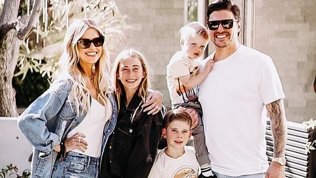 克里斯蒂娜|生过3个娃三婚再嫁豪门，晒1200万美元爱巢，38岁女星近照神采飞扬