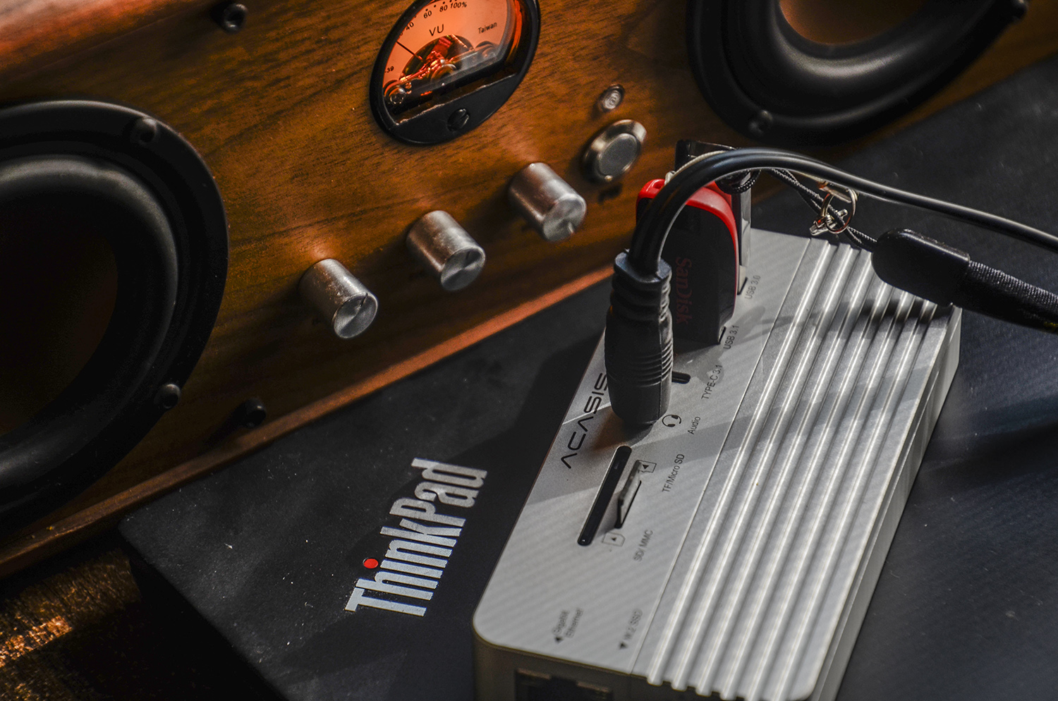 ssd|扩展接口十合一，数据供电一线通：阿卡西斯扩展坞