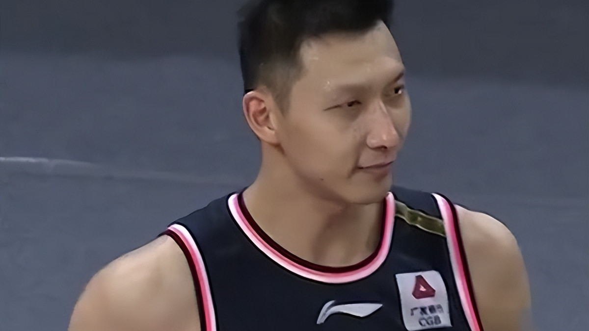 辽宁男篮|65: 73！CBA改朝换代，卫冕冠军全面受挫，两支球队还原冠军秘诀