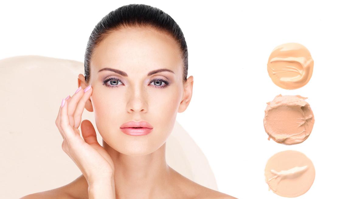 让肌肤瞬间变明亮的彩妆品，可分为下列两类：妆前乳和粉底、蜜粉