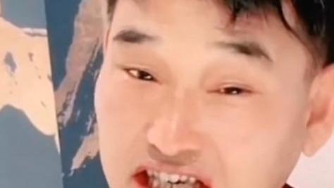 朱之文|大衣哥出场费降至4位数，衣着朴素下地干活，大衣嫂被曝变卖首饰