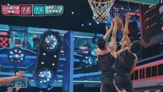 这!就是灌篮|热血漫画里的镜头！《这就是灌篮》海选一场振奋人心的比赛