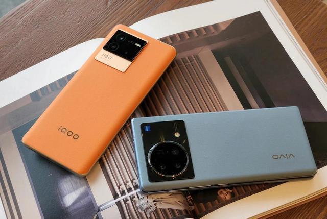 翻转|敢称“五年不卡”,独显芯+骁龙4nm处理器,8+256G才2999元