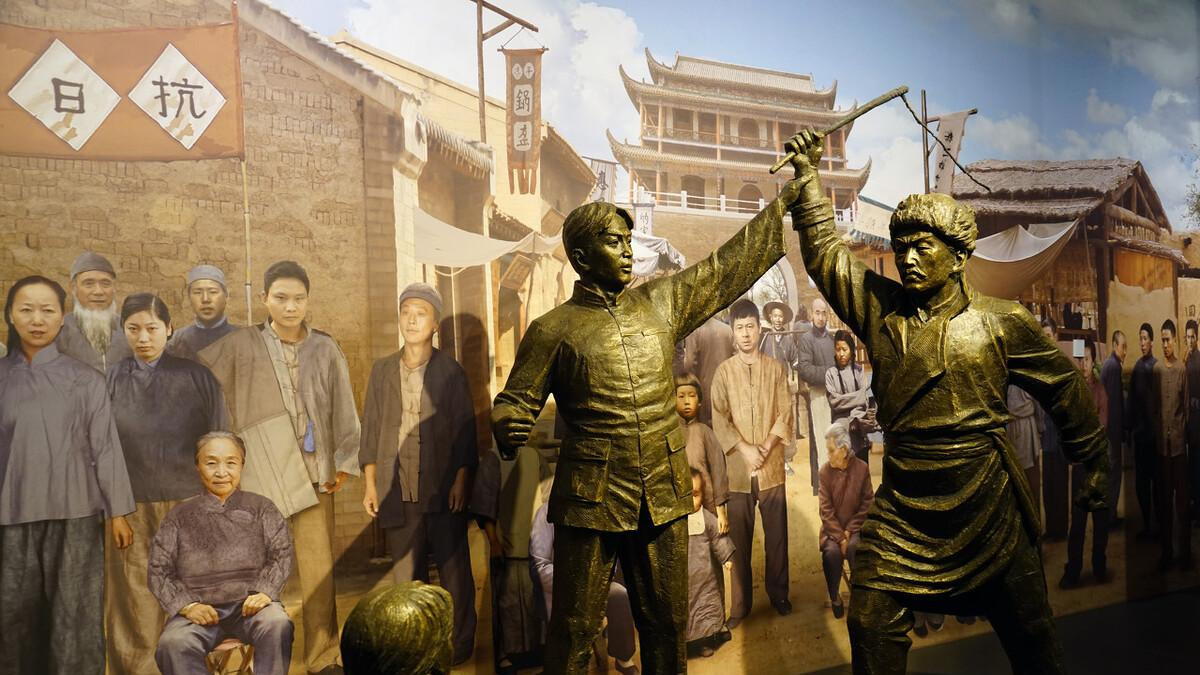 《人生海海》：流言如看不见的刀，杀人不滴血