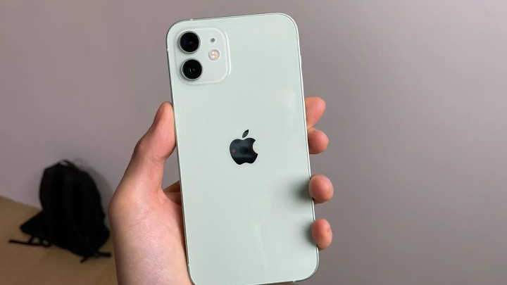 iPhone14|买iPhone 13还是iPhone 12？内行人的回答很实在，说到心坎了