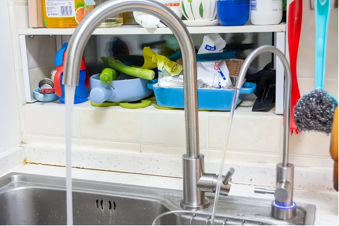 净水器|九阳打破净水器大难题？两个水龙头双出水，让喝的用的都是净化水