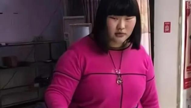 朱之文|大衣哥230斤女儿被提亲，媒婆带人上门却无人迎接？原因很尴尬