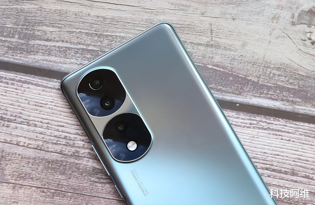 荣耀|开卖仅三个月下跌700元，256GB+100W闪充，荣耀新旗舰售价更亲民