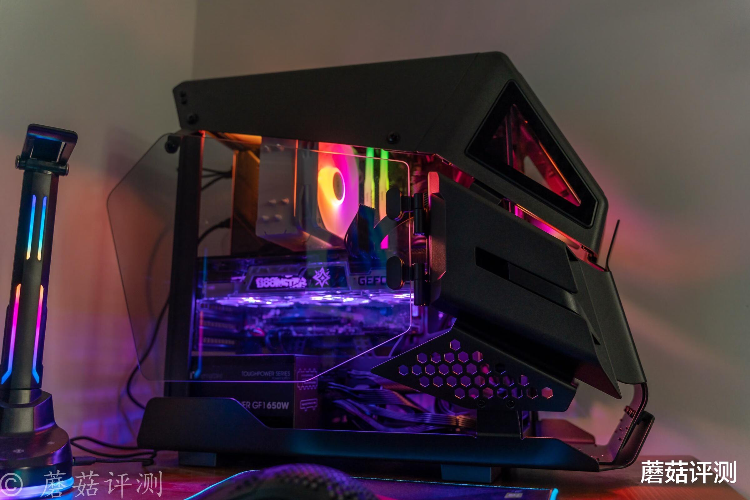 机箱|造型酷炫，吃鸡能跑300帧、主流游戏配置主机如何搭建？