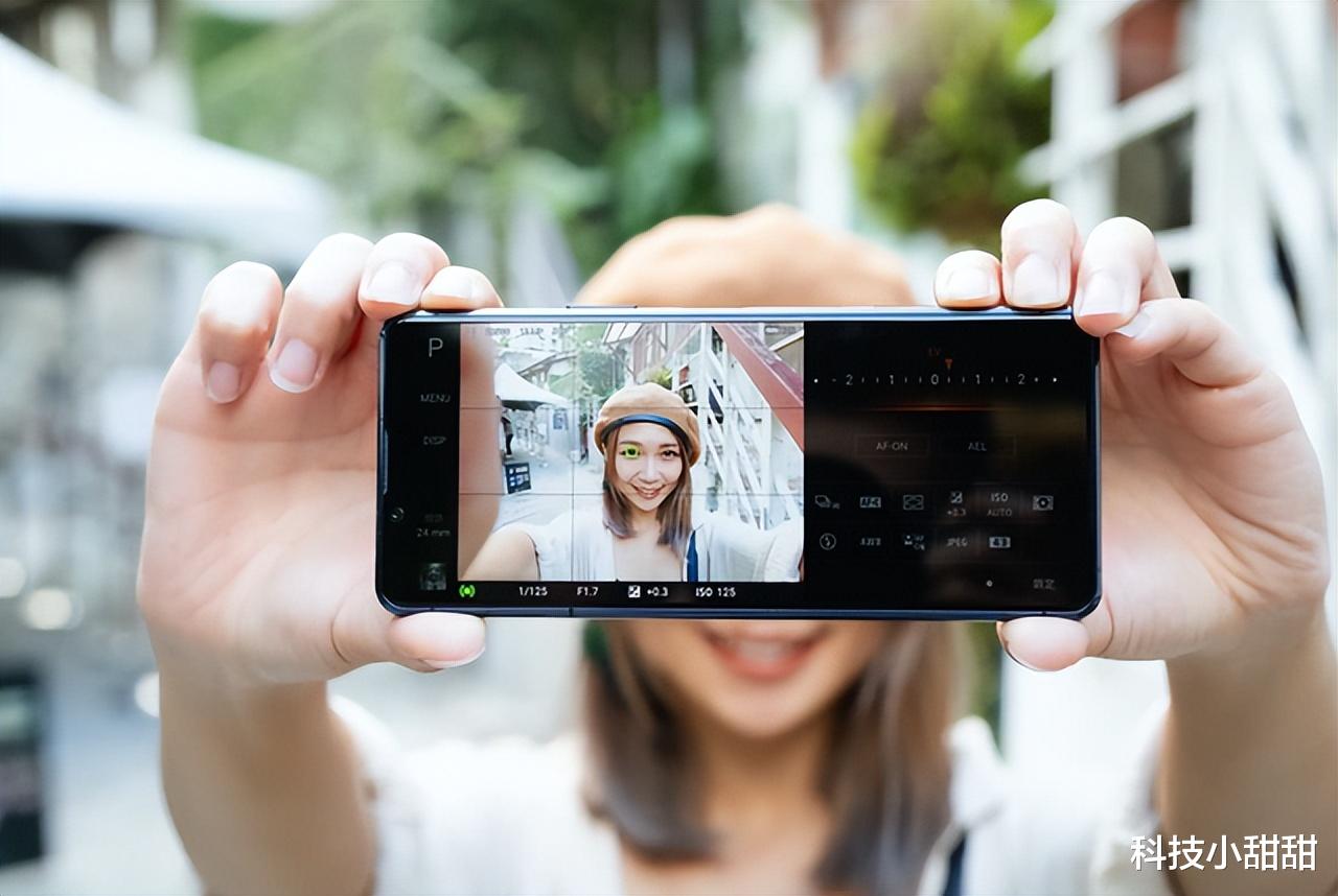 单反|小屏手机也能做旗舰，潜望式镜头+智能追焦，让手机拥有单反体验