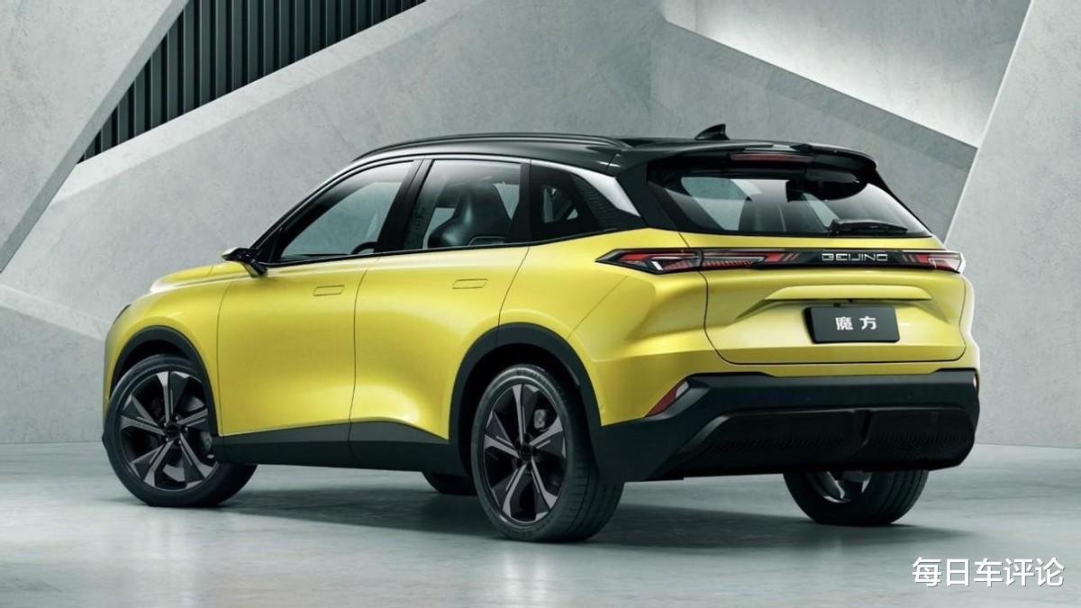 北汽集团|60英寸AR-HUD+流媒体外后视镜，它引领行业智能，不到十万就能买