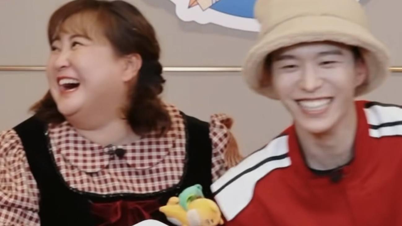 贾玲|贾玲范丞丞默契度不输亲姐弟，回答问题时，刷屏弹幕的话甜齁人