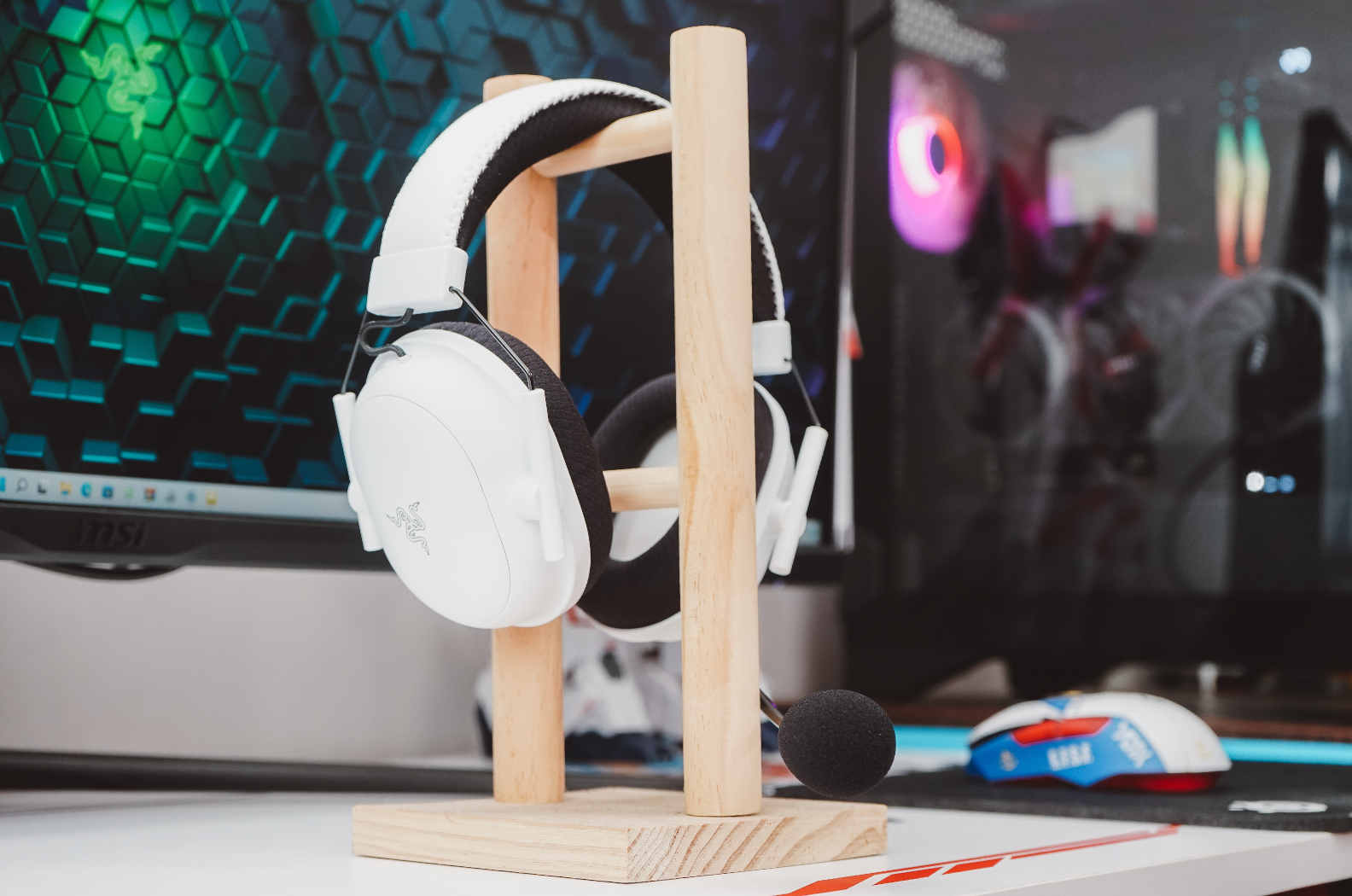 雷蛇|纯白外观还不夹头!618给入手第一弹——雷蛇旋风黑鲨V2专业版