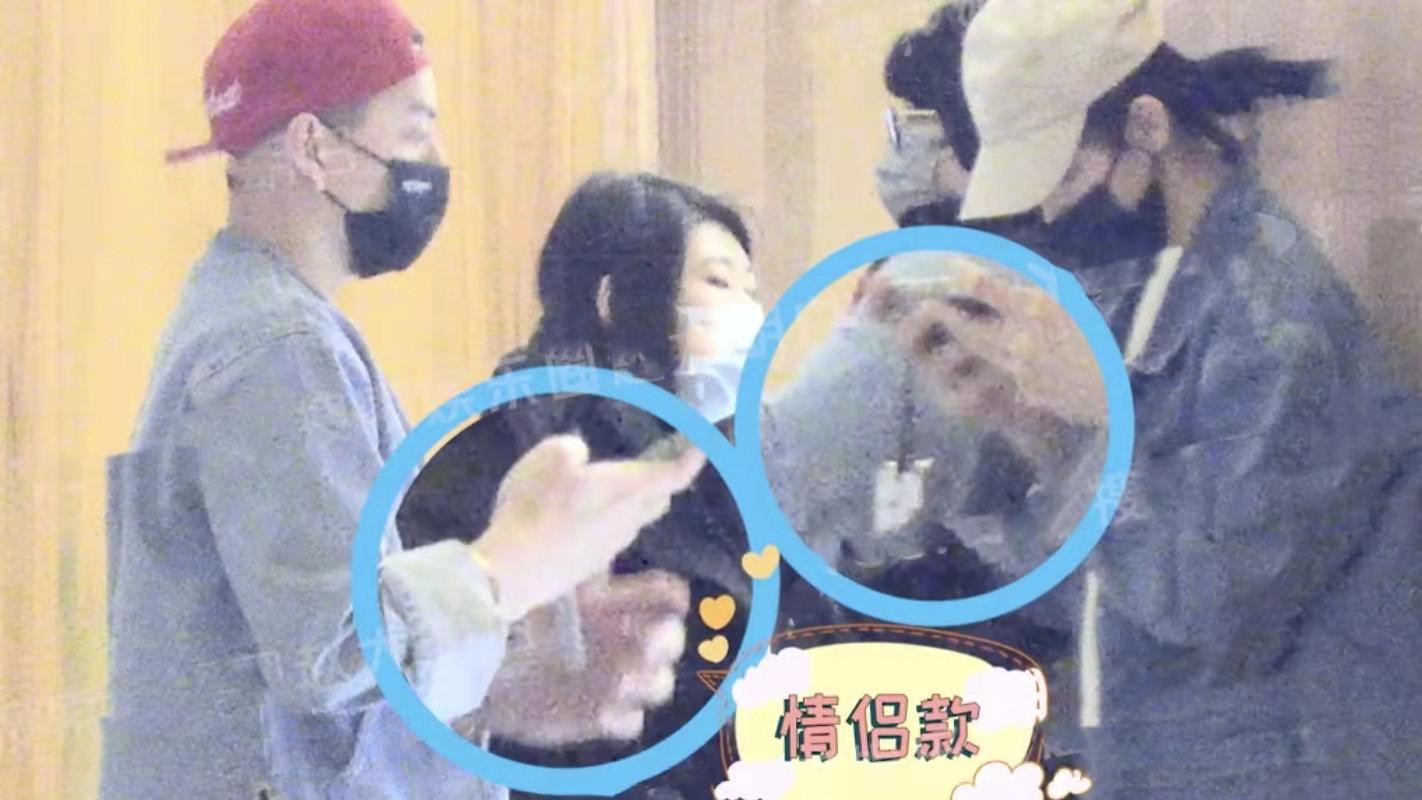 蔡卓宜|王大陆携女友入住酒店，为蔡卓宜穿衣背包，两人用情侣挂饰很恩爱