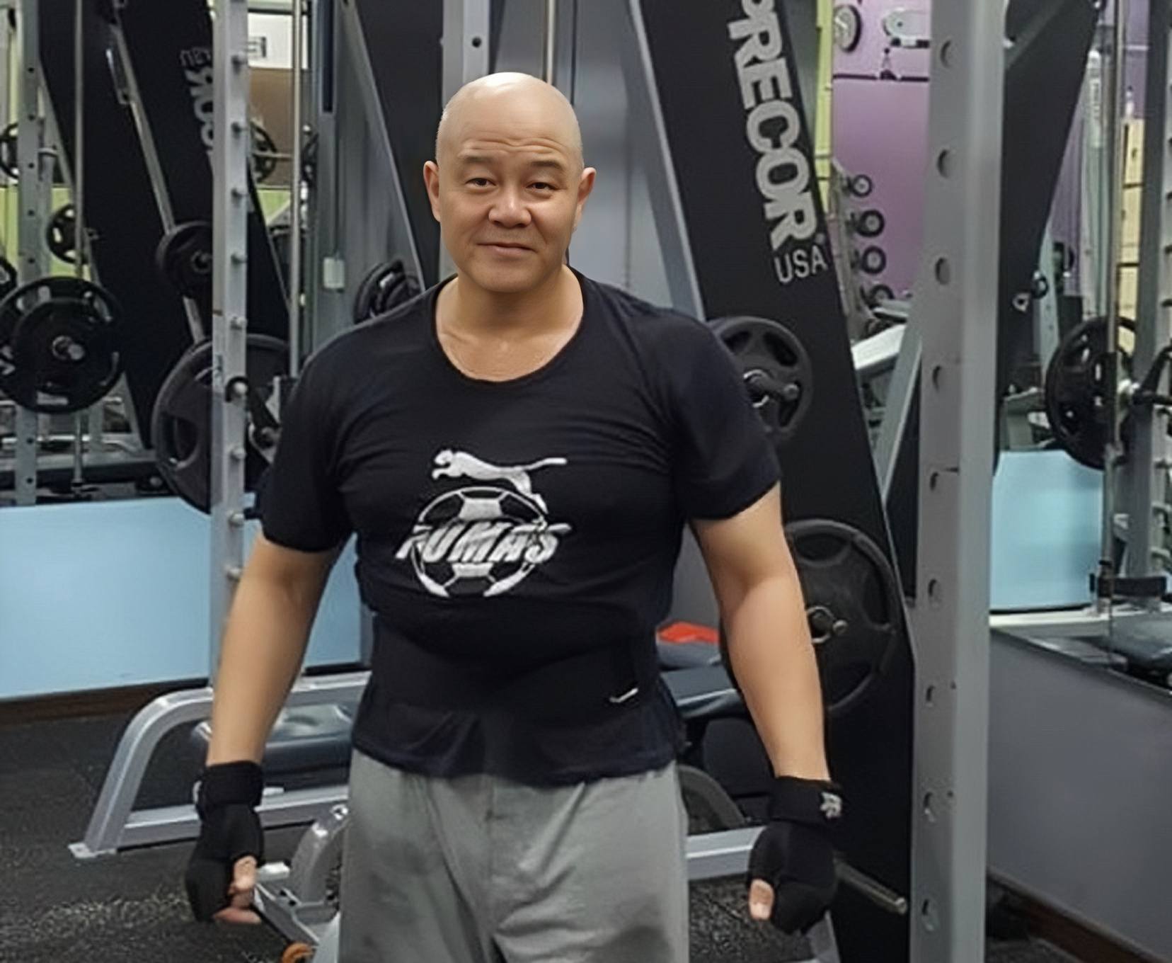 “消失”许久的陈治良晒照，身材