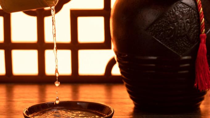 |刚出厂的酱香型白酒好喝吗，口味怎么样