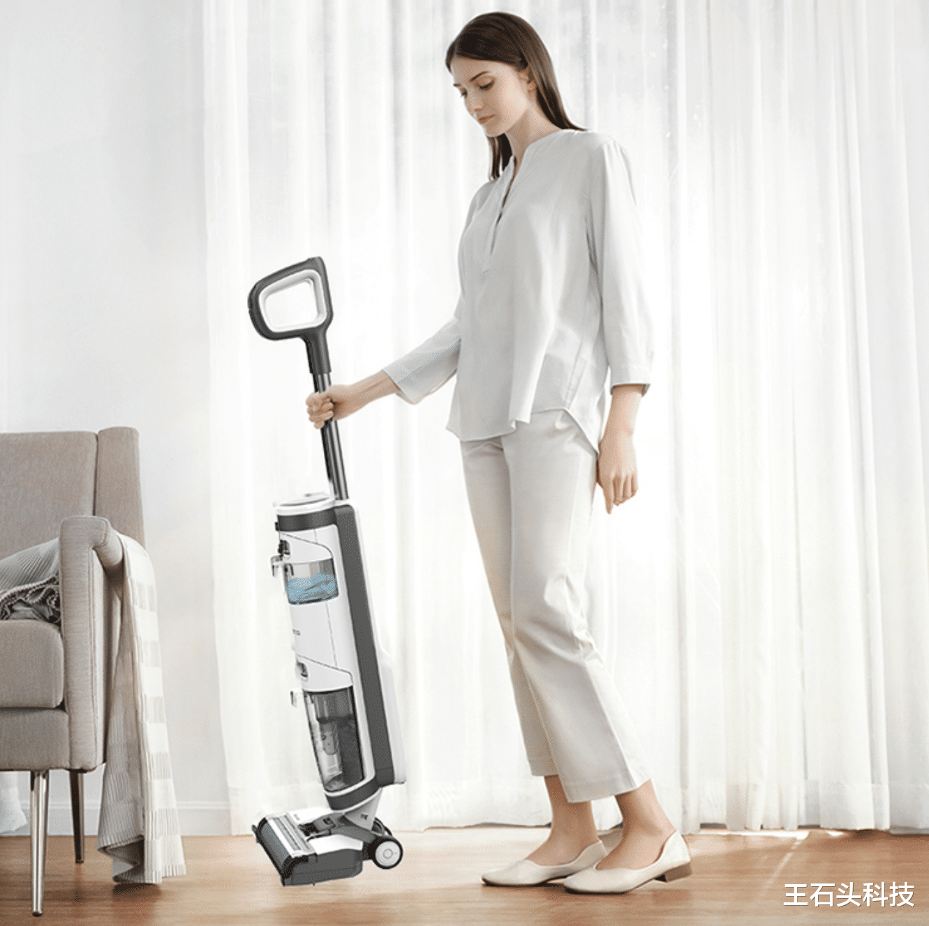 小米科技|戴森遭遇“强劲对手”!国产吸拖一体机崛起,已成国货代表!