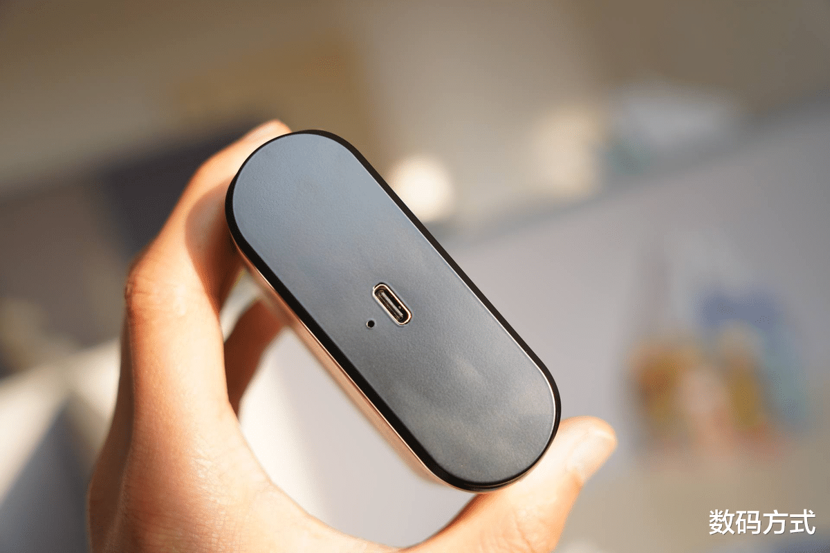 麦克风|酷似AirPods设计 便携更降噪的猛玛 Lark M1在千元价位成首选