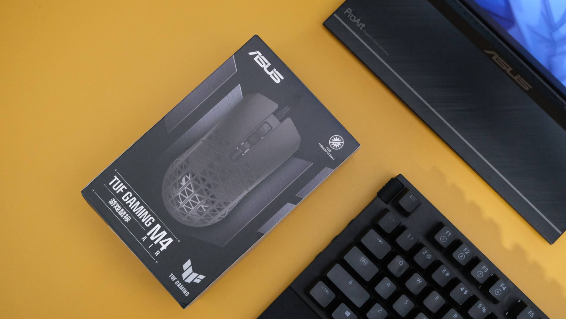 |极轻手感,夏日电竞神器丨华硕TUF GAMING M4 AIR鼠标上手