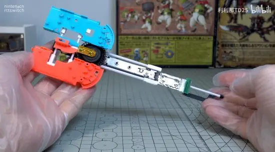 手办|漂移joycon有救了！高玩将坏掉NS手柄做成手办