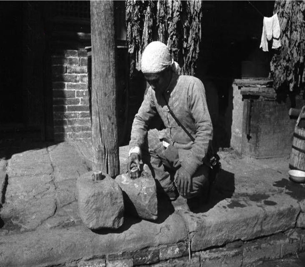 漫画|日本侵华老兵用漫画还原地雷战:稍微踩错,“轰”一下就完蛋