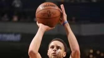 林昀儒|斯蒂芬库里加冕NBA历史三分王，作为21世纪10年代的划时代控卫。
