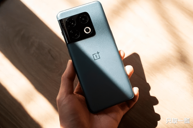 联发科|对标小米！一加10T月底上市，骁龙8Plus+E4直面屏+150W快充