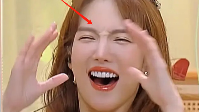 金晨|明星大型社死瞬间：金晨大笑眉心诡异凸起，杨紫剧中下巴压出坑