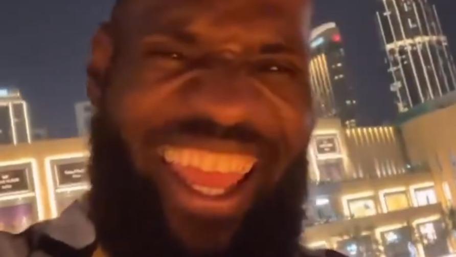 迪拜|有钱任性! 詹皇迪拜度假土豪迪拜塔设宴款待, 私人野生动物园喂大象