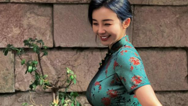 卡戴珊|28岁张曼源晒近照！150斤颜值身材依旧完美，被球迷称中国卡戴珊