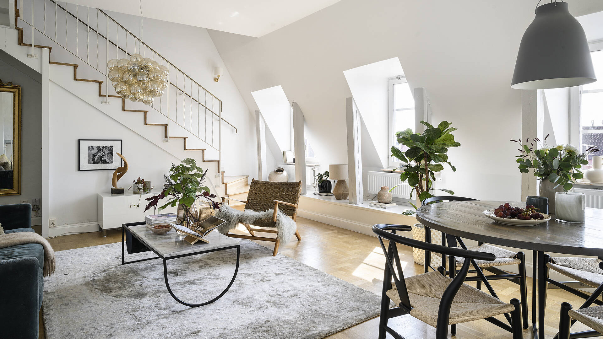 这个男生审美真不错，68㎡两房打造成现代简约风，整屋白墙也不单调