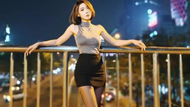 短发 聂小雨不雅视频穿着黑色皮衣持续5分钟出镜，留着短发脸型很像本人