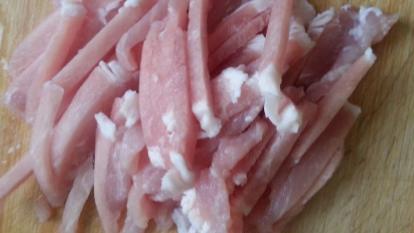 鱼香肉丝|我妈做的鱼香肉丝，我一次吃两碗饭