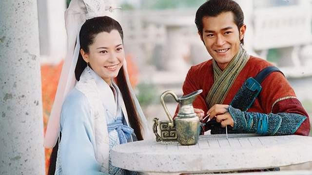 郭羡妮|港姐郭羡妮10岁女儿正式出道！导演盛赞其不怯场，颜值不输妈妈