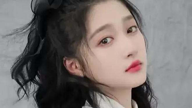 关晓彤|娱乐圈突爆三个大瓜，到底孰真孰假谁又能分辨的清楚？