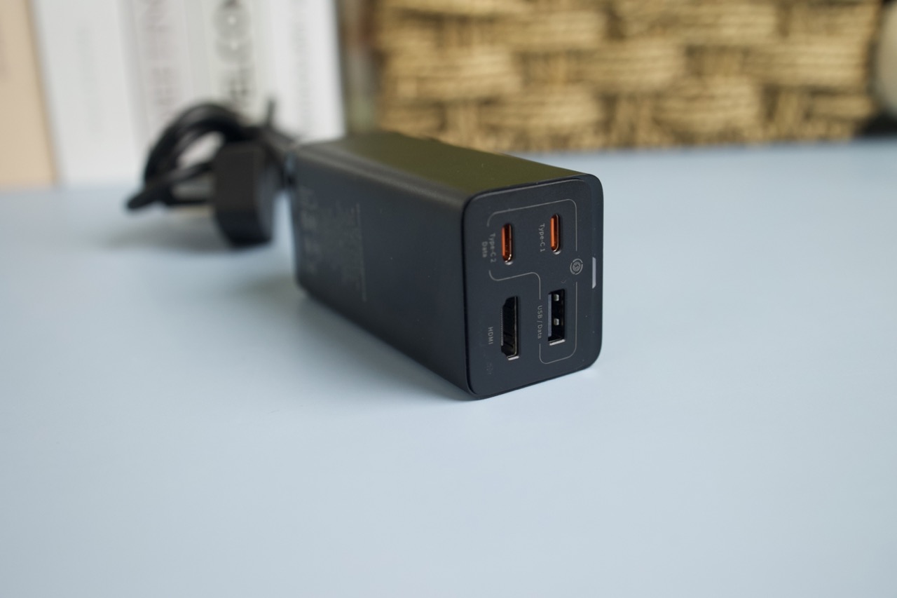 充电器|三口快充高清投屏，倍思65W氮化镓充电器扩展坞测评