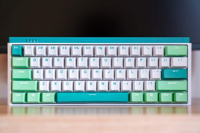 机械键盘|能打的不只是颜值，杜伽K330w Plus上手体验