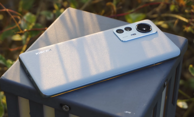 一加科技|80W闪充让你不用再充电过夜，自研LTPO 2.0智能高刷不费电