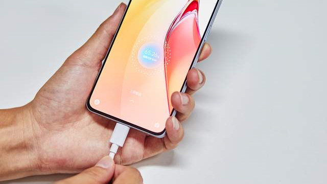 科大讯飞|手机用2年之后，电池就不耐用了？这些充电好习惯得培养起来