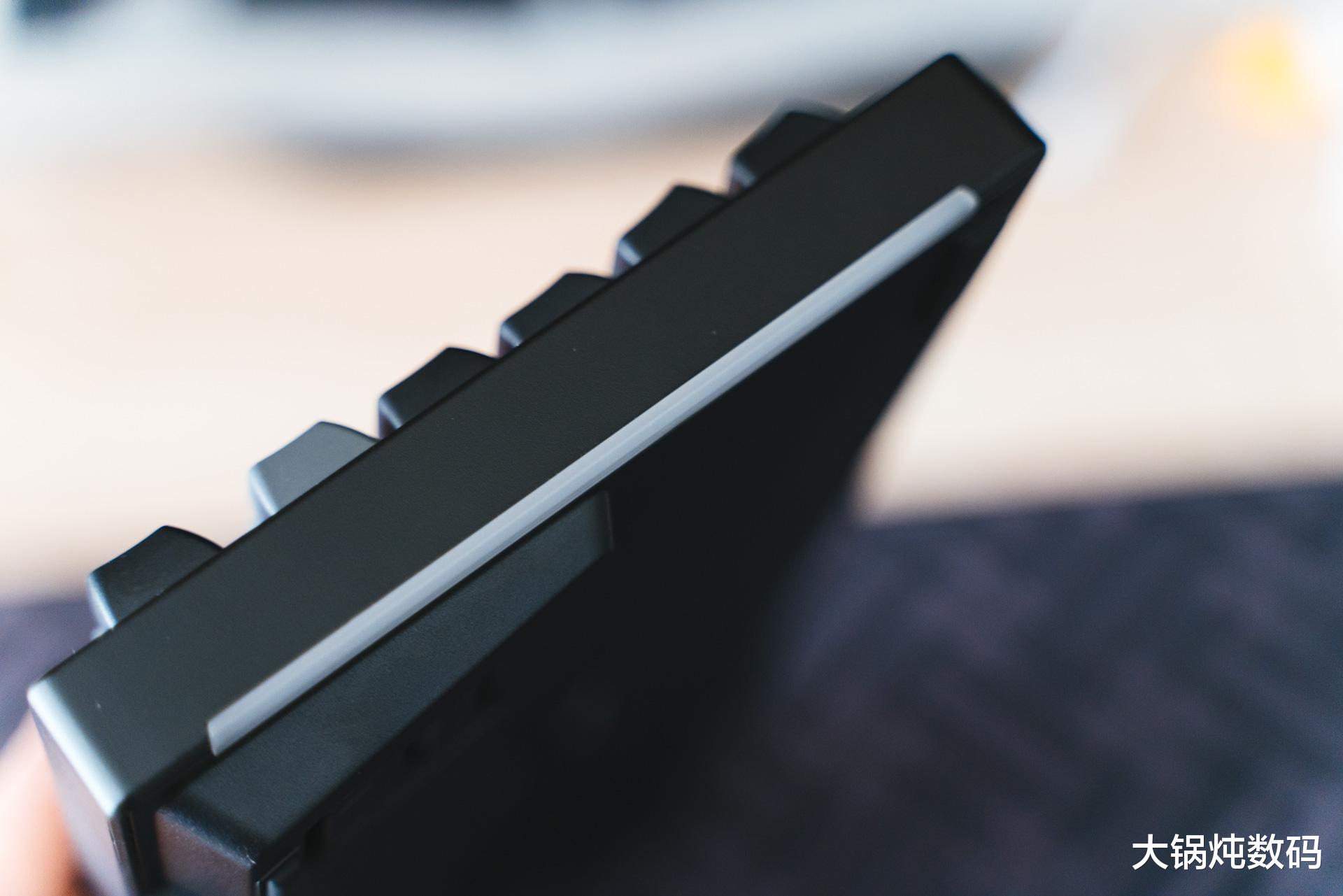 键盘|3分钟狂卖1500把的网红键盘好不好用——AKKO 5075B真实评测