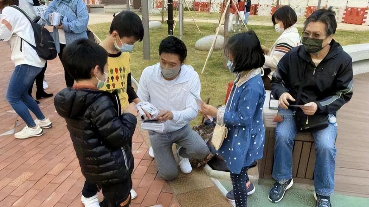 霍启山|“最佳小叔子”霍启山罕见现身，替郭晶晶照顾仨娃，38岁仍单身