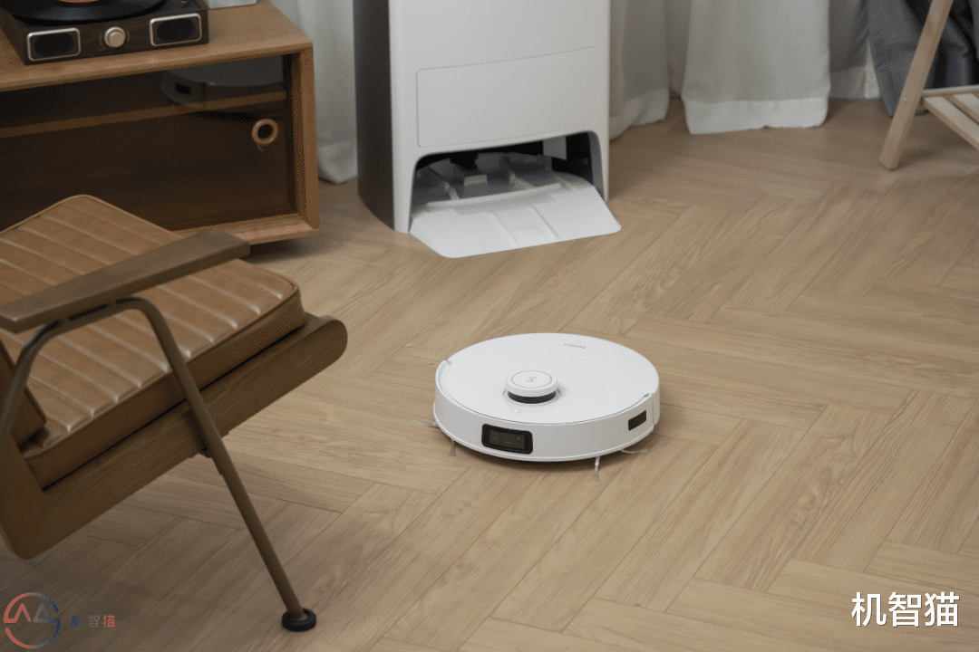 蓝牙耳机|科沃斯地宝T10 OMNI测评：一款称得上“全能”的扫地机器人