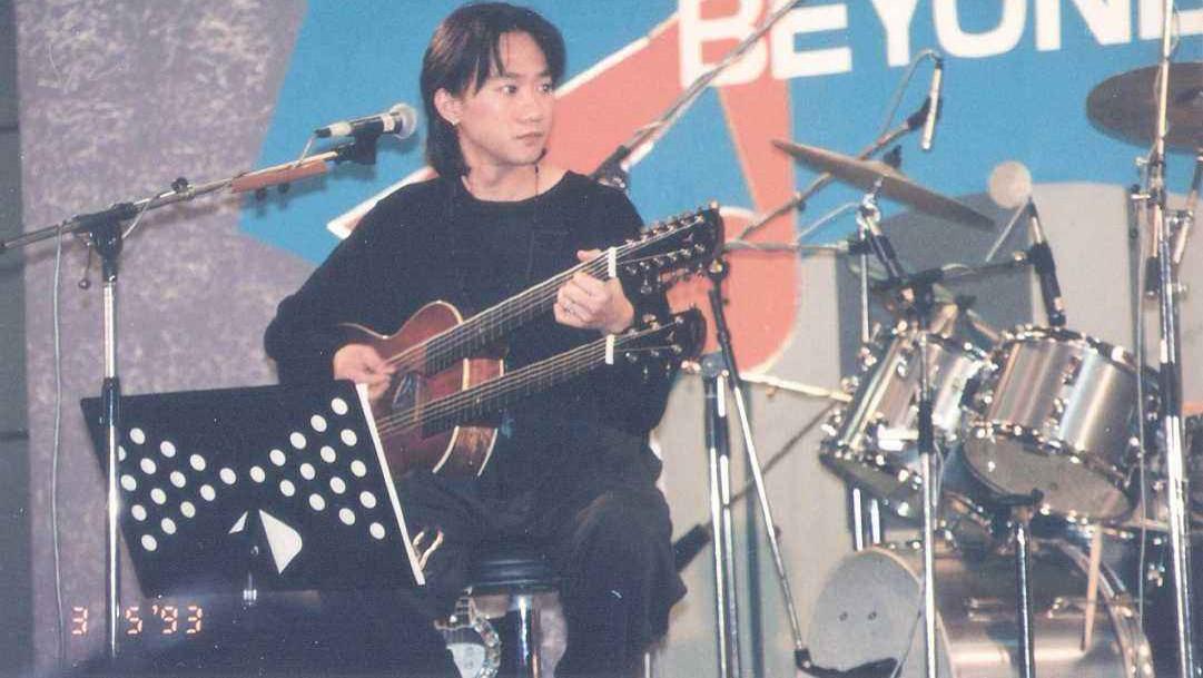 黄家驹|一代音乐奇才黄家驹的传奇人生，离世近三十年仍受到众多歌迷热捧