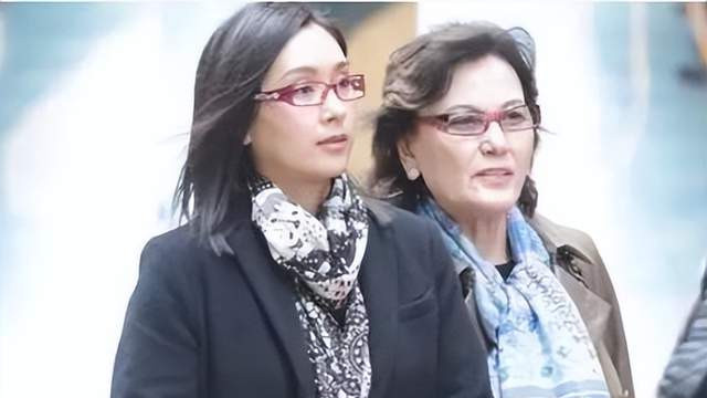 杨恭如|2002年，杨恭如“自毁前程”，她的母亲要背一半的责任