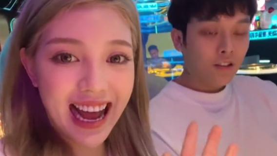 明星素颜|兜儿产后素颜照曝光，皮肤暗沉嘴唇干裂，网友：像换了个头