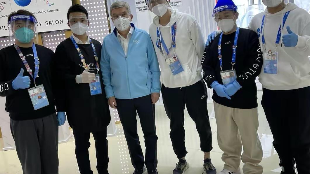 托尼 冬残奥村托尼老师多厉害？巴赫先生来两次，有人为了体验留长发