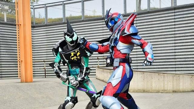 武魂|假面骑士利维斯：大二刷新最速吃瘪记录，万丈龙我直呼精彩操作！